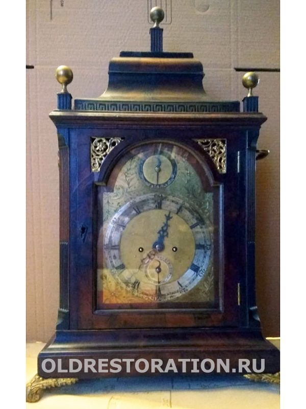 Комодные английские часы 18 века