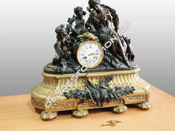 Прекрасные французские каминные часы авторской работы середины XIX века