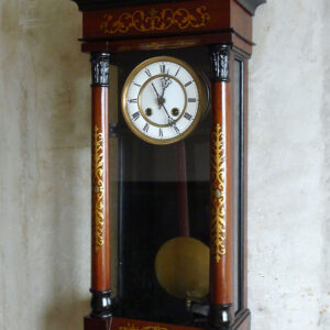 1. Антикварные французские настенные часы XIX века с боем